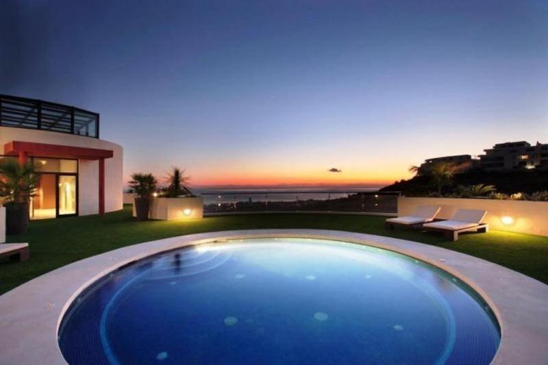 Spacious With 3 Pools & Gym Appartement *