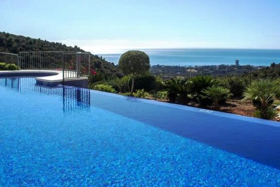 Spacious With 3 Pools & Gym Appartement Marbellac
