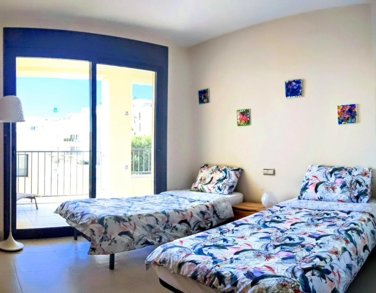 Spacious With 3 Pools & Gym Appartement